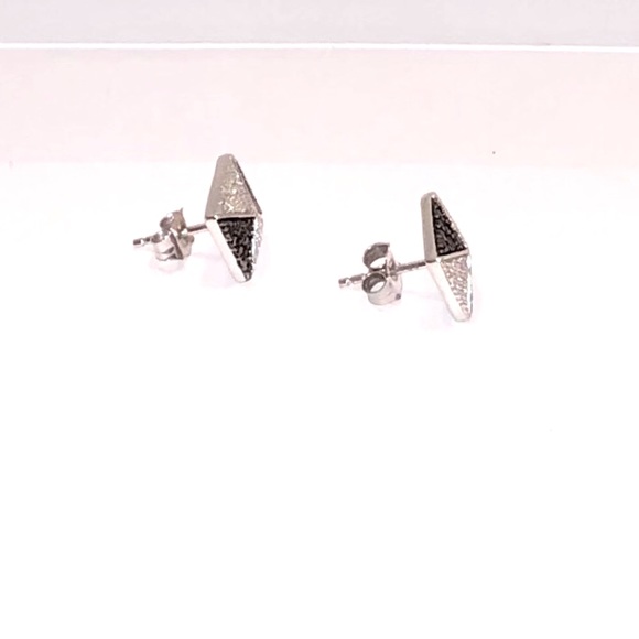 NEW .52ctw Black/White Natural Diamond Earrings - Picture 10 of 16